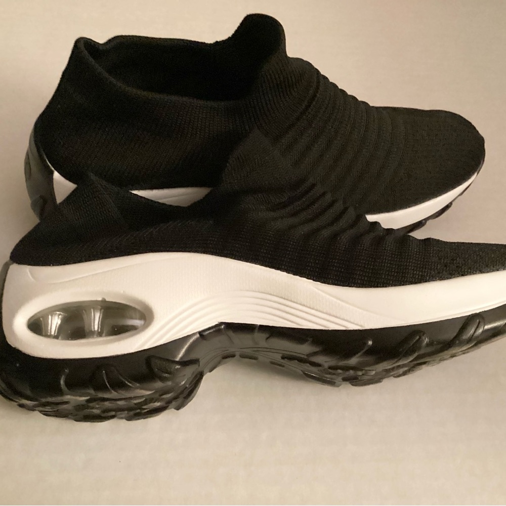 Breathable Mesh Upper Slip-On Shoes